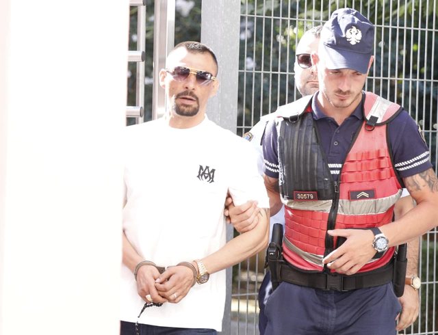 “Ky më ka vrarë djalin” – Tension në GJKKO për vrasjen e Santiago Malkos, nëna e tij shpërthen ndaj Ilir Selmanit: Ose dënojeni, ose më sillni djalin