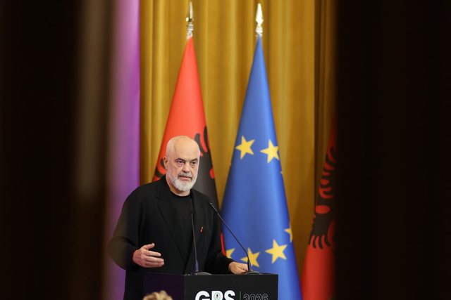 “Bulevardi i flamingove”, Rama pranon mesazhin e protestës: Duhet të bëjmë kthesë