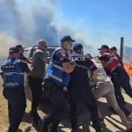 Zjarri masiv në Fier, evakuohen 11 familje. Policia jep informacion për situatën