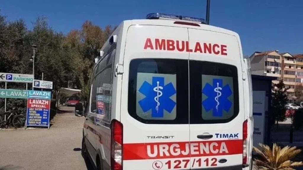 Aksident me vdekje në Lushnje/ Makina del nga rruga dhe përfundon në kanal, humbin jetën dy 50-vjeçare