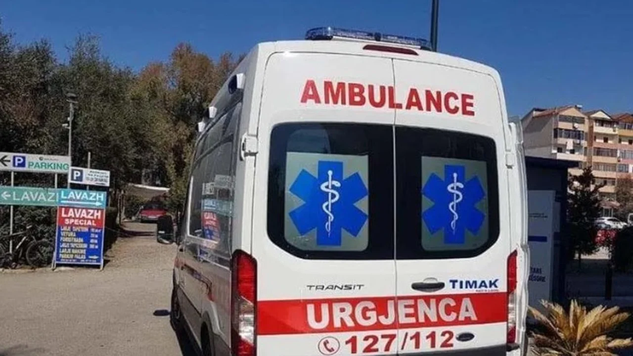 Aksident me vdekje në Lushnje/ Makina del nga rruga dhe përfundon në kanal, humbin jetën dy 50-vjeçare