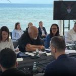 Mbyllet pas 7 orësh takimi i Ramës me ministrat në Pogradec: ‘Në sitë’ çdo dikaster