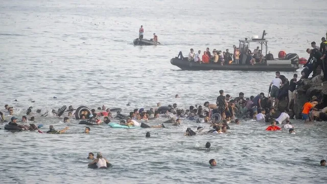 Kriza e migracionit në Ceuta, shkon në 72 numri i viktimave, mbi 48 mijë migrantë janë kthyer në Marok