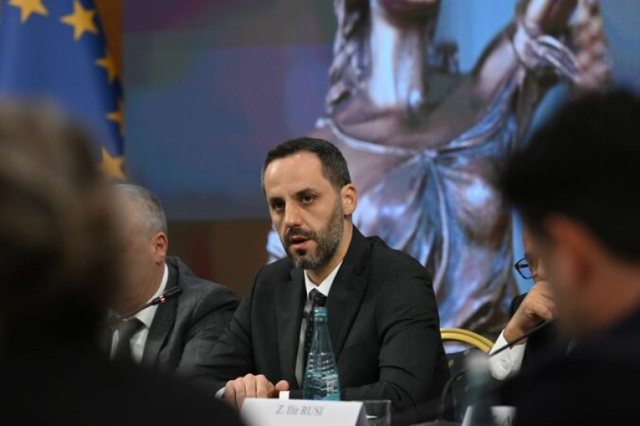 Lamallari thërret drejtuesit vendorë të Policisë në takim urgjent