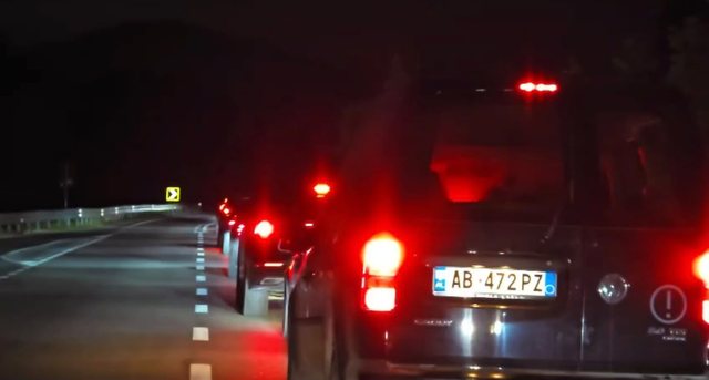 Mijëra automjete të bllokuara nga Tuneli i Llogarasë drejt Orikumit, trafik kilometrik i pushuesve që kthehen nga Jugu