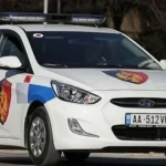 U zunë për pronën dhe kërcënoi vëllanë me pistoletë, arrestohet 47-vjeçari në Vlorë (EMRI)