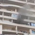 Zjarr në një pallat 30-katësh në Golem, zjarrfikësja ndërhyn me vështirësi