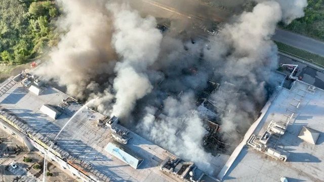 “Akt terrorist” – 16 të vrarë dhe mbi 130 të zhdukur, pas një sulmi rus në një qendër tregtare në Ukrainë