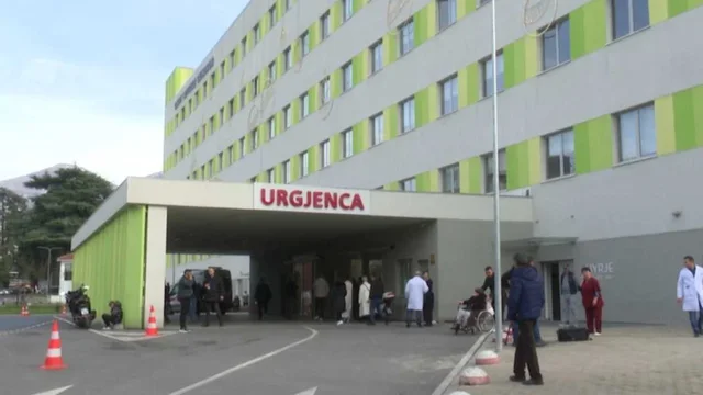 Zjarri në hotel Brooklyn në Vlorë, Ministria e Shëndetësisë zbulon gjendjen e të plagosurve: 3 qytetarë në QSUT, 2 te Trauma