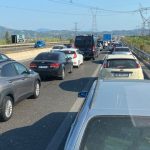 Bizneset e juglindjes të dëmtuara nga trafiku në autostradën e Elbasanit, bien turistët nga Tirana në Pogradec