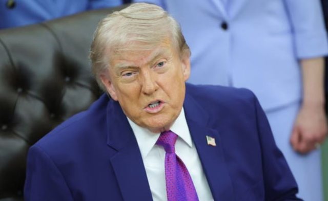 Trump pezullon sulmin ndaj Iranit: Marrëveshje, ose veprojmë me fuqi të paprecedentë