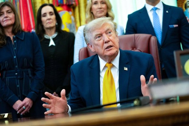 “Keni fituar shumë para”, Trump përplaset me gjigantët e naftës pas luftës me Iranin: Ulni çmimet për konsumatorët
