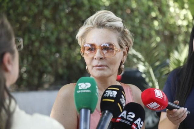 Kryemadhi ironizon deklaratën e Berishës për “mini-maternitetin e SPAK-ut”: Ju garantoj, me barrë nuk ngel