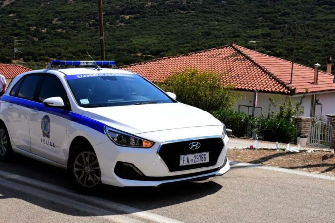 Tronditëse në Greqi/ Mbajti trupin e pajetë të babait 90-vjeçar në frigorifer për të përfituar pensionin, arrestohet djali