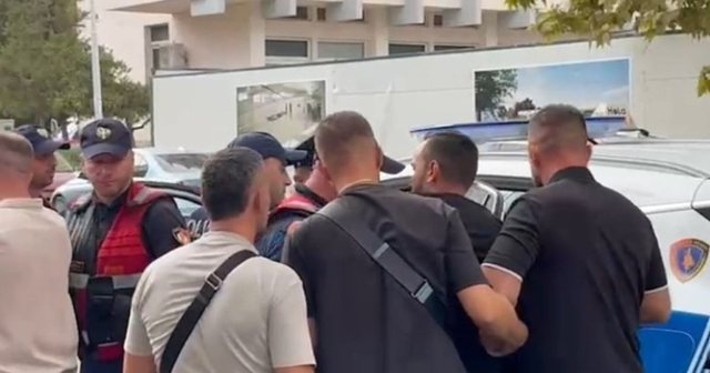 Tensione në takimin e Ramës në Vlorë, policia shoqëron 4 persona