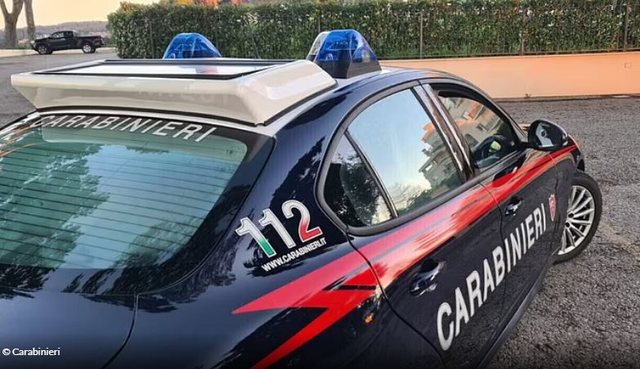Sherr për një vajzë/ 22-vjeçari shqiptar plagos rëndë me thikë marokenin: Do ju vras!