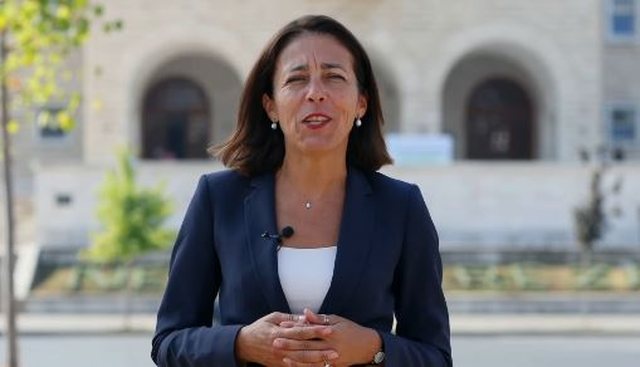 “Mirë se të gjeta Shqipëri!”, ambasadorja e re e BE-së mesazh shqiptarëve: Jam këtu për të mbështetur çdo hap drejt integrimit
