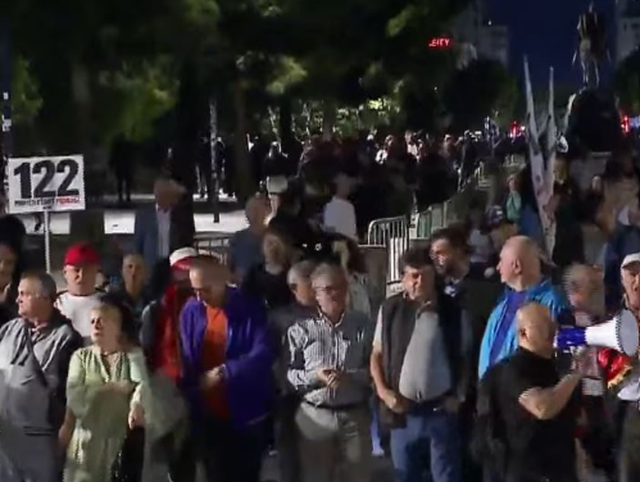 Nga dorëheqja tek qeveria teknike, aktivistja rilexon kërkesat e protestës!