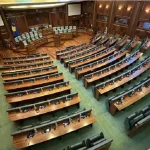 Kosova tenton sot të konstituojë Kuvendin, AAK bojkoton seancën