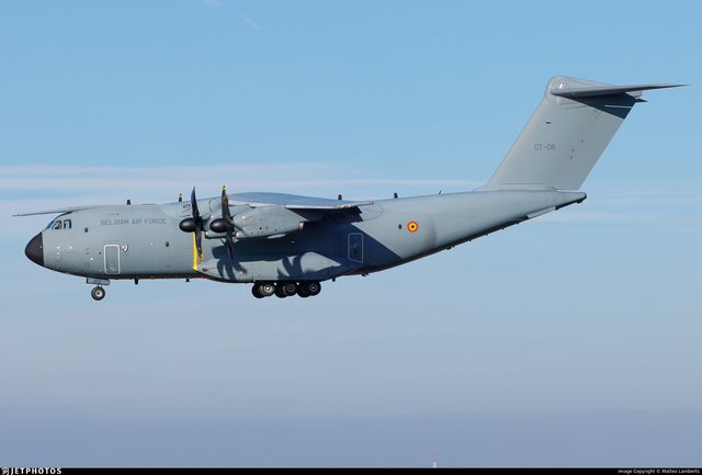 Frika nga tensionet për vendimin ndaj krerëve të UÇK, dy avionë të KFOR-it arrijnë në Kosovë