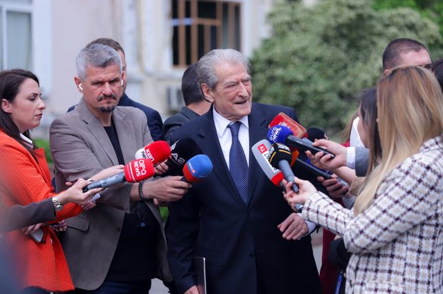 “SHISH ka përgjuar gazetarët” – Berisha: Vlora Hyseni do shantazhojë edhe prokurorët dhe gjyqtarët e saj