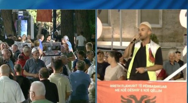 Protesta e 108-të/ Aktivisti Arben Kola thirrje qytetarëve: Të enjten të gjithë te Parlamenti i krimit. Do kalojnë 5 ligje antishqiptare