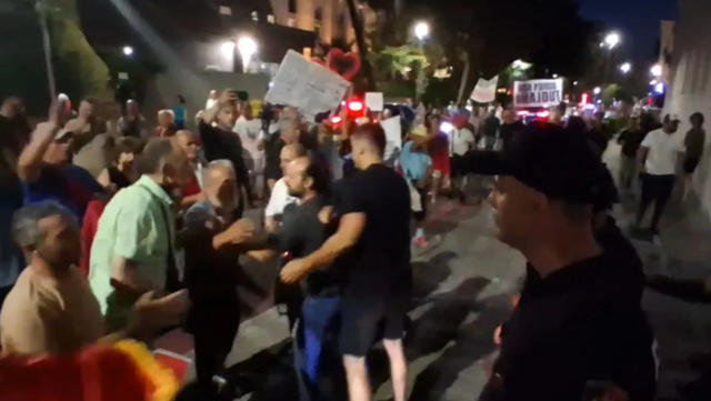“Edi Rama, dil në Bulevard!”- Përshkallëzohet protesta, qytetarët bllokojnë hyrjen e Kryeministrisë
