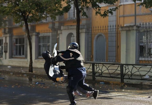 Prej 4 ditësh rrahin protestuesit, Policia: Garantojmë qytetarët se nuk do tolerojmë asnjë rast dhunë nga ne