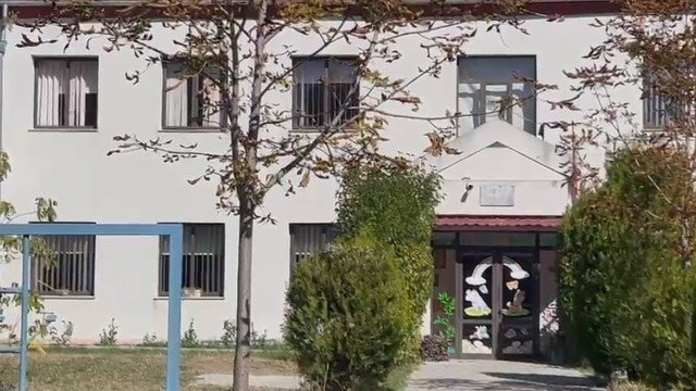 Alarm në Korçë/ Gjashtë fëmijë përfundojnë në spital, dyshohet se u helmuan nga ushqimi në kopsht