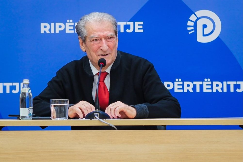 Dhuna ndaj studentëve protestues, Berisha paralajmëron policët: Do t’ua publikojmë fotot një për një!
