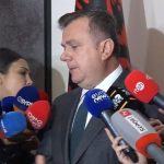 “Huliganë, hajdutë dhe dhunues”/ Balla i ashpër me protestuesit: Nuk janë qytetarë normalë!