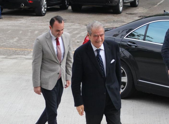Përplasja e Klevis Balliut me protestuesit, vjen reagimi i parë nga Berisha!