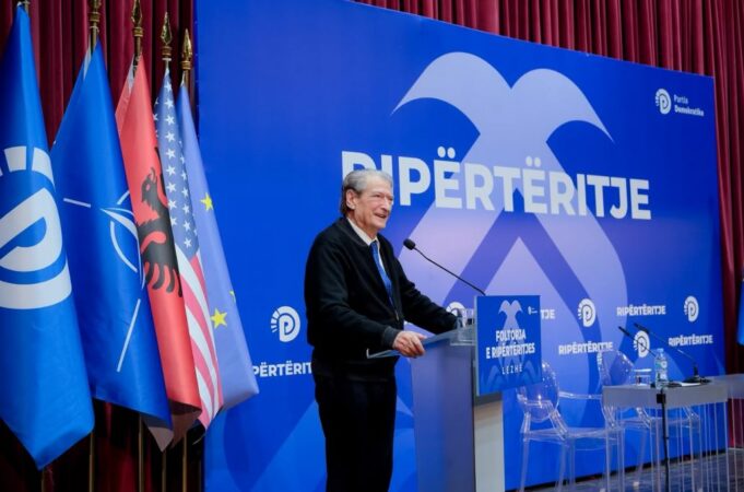 Berisha nga Lezha: Pensionistët nuk marrin dot ilaçet, rinia është arratisur. Koha na thërret të ripërtërijmë Shqipërinë