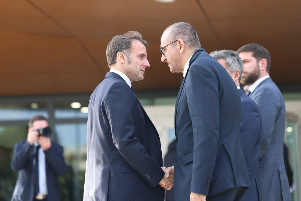 Protestat/ Ministri i Brendshëm i Francës dorëzon dorëheqjen Macronit!