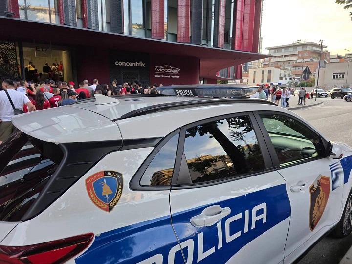 Derbi “blindon” kryeqytetin, bllokohen disa akse rrugore, Policia përcakton itineraret për tifozët