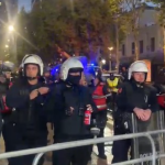 Rinis protesta para Kuvendit, policia nuk lejon protestuesit demokratë t’i afrohen perimetrit