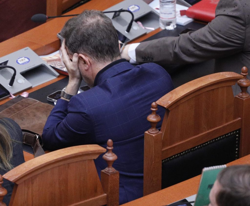 Kuvendi miratoi Reformën Territoriale me 85 vota pro, Erion Braçe: Do ta shpjegoj pse votova pro
