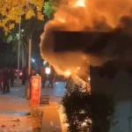 Protestuesit i vënë flakën një tjetër kioske në zonën e Tajvanit