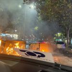 Nuk ndalet tensioni/ Protestuesit shpërndahen në disa rrugë, u vënë flakën koshave të mbeturinave