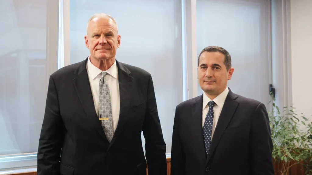 Ambasadori amerikan takon kreun e SPAK: Ja cilat janë përparësitë kryesore për SHBA